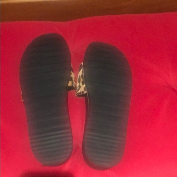 Leopard Print Donald J. Pliner Slides - Picture 4 of 8